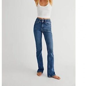 We The Free Shayla Mid Rise Boot Cut Jeans NWOT Size 31